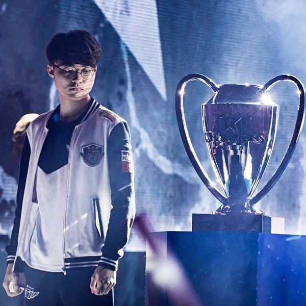 Lwx今日语录合集：你是Leyan吗，一拳想把这个防御塔秒了